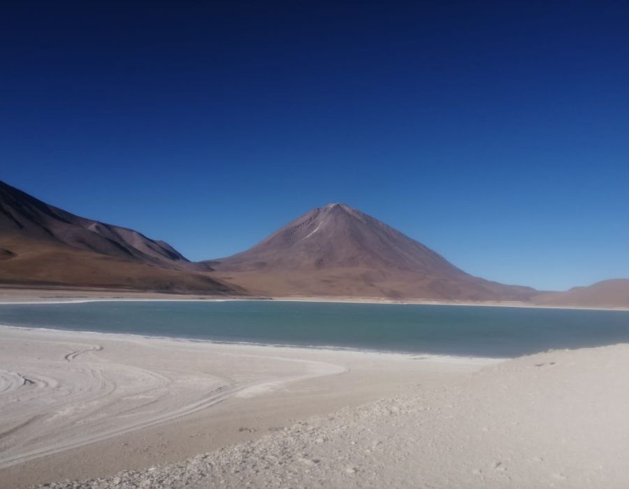 Tour Salar y Colored Lagoons (3 Days / 2 Night)